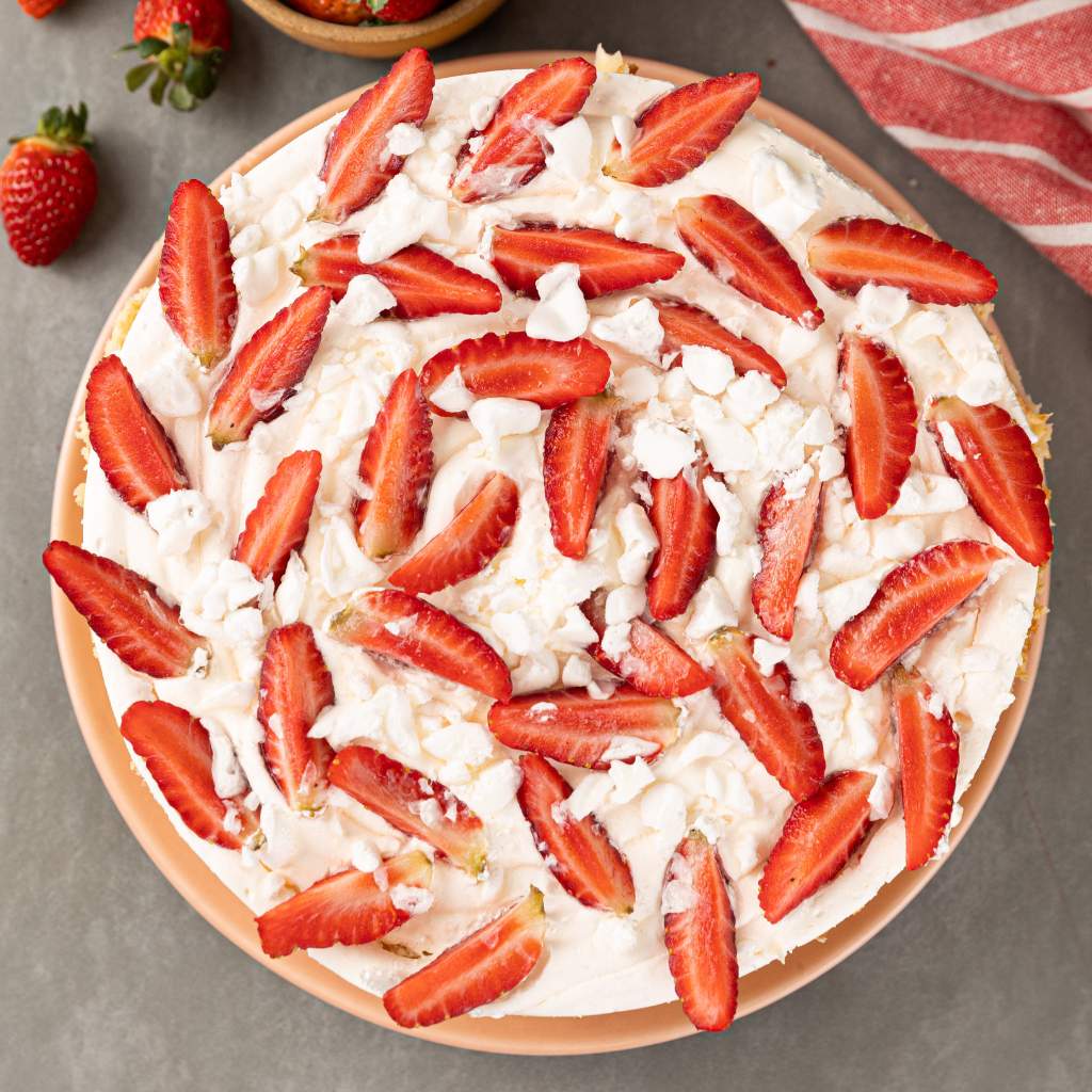Torta de morango ao merengue