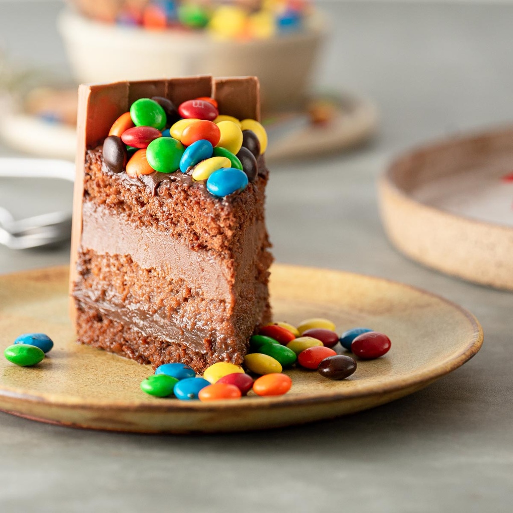 Torta de Kit Kat com M&M