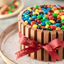 Torta de Kit Kat com M&M