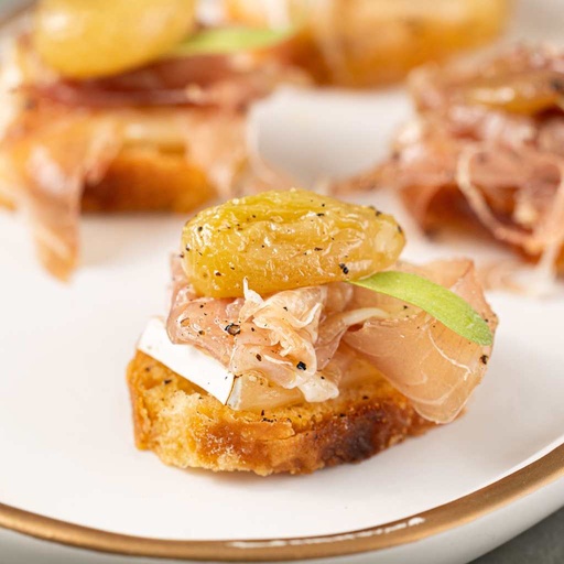 [114731] Canapé de Brie,com Parma e Uva Confitada