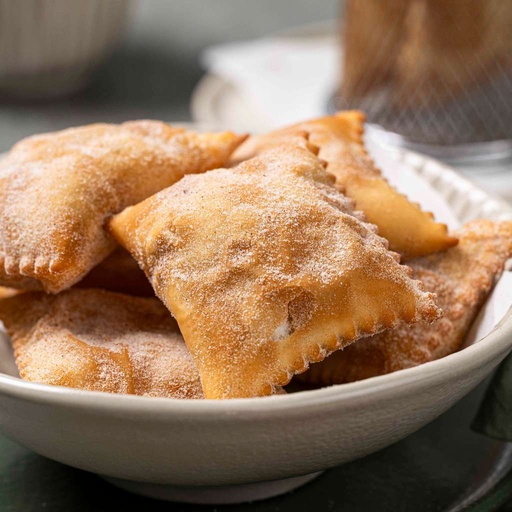 Mini Pastel Frito de Banana com Doce de Leite