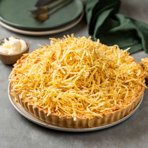 Torta de Frango com Catupiry, Parmesão e Batata Palha